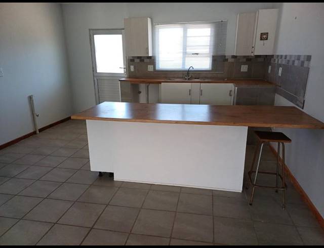 3 BEDROOM HOUSE FOR SALE IN PERLEMOENBAAI